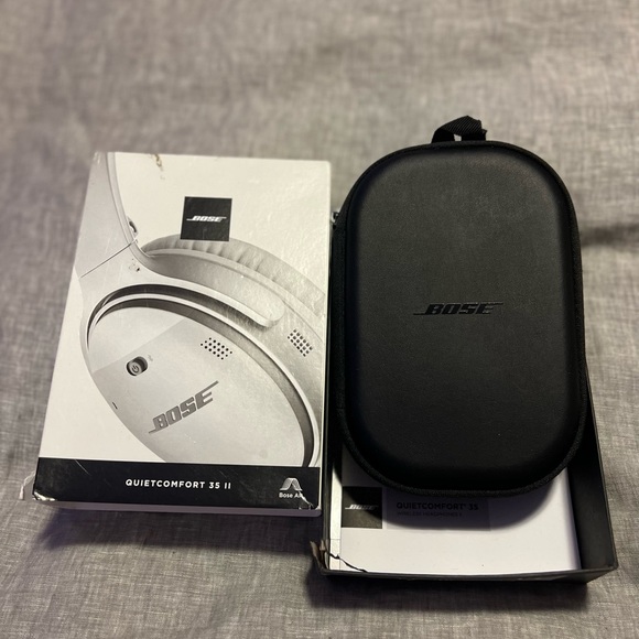 Bose QuietComfort 35 Series II QC35 Wireless Noise Cancelling Headphones Silver - Picture 2 of 16